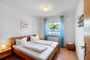 WiFi - Apartment 'In The House Juist' with Private Terrace and Wi-Fi (Dornum)