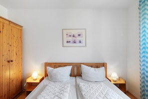 WiFi - Apartment 'In The House Juist' with Private Terrace and Wi-Fi (Dornum)