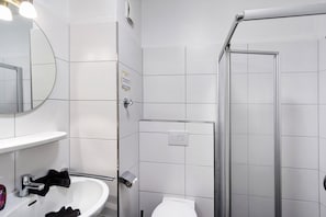Shower - Apartment 'In The House Juist' with Private Terrace and Wi-Fi (Dornum)