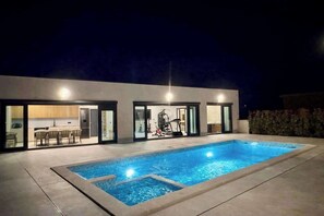 Outdoor pool - 4-br Villa, Sleeps 16 With Hot Tub, Pool & Parking (Vrsar)