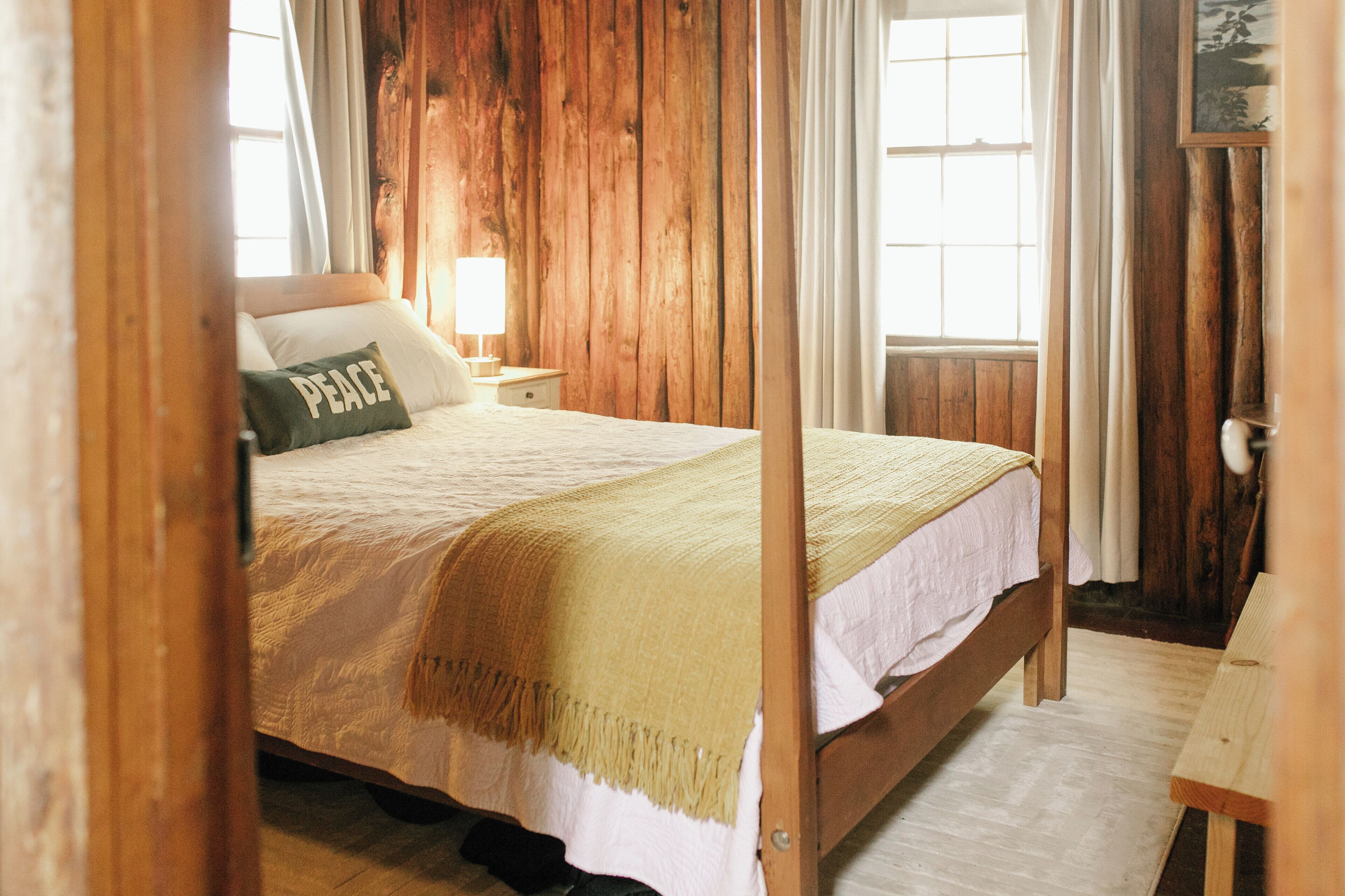 3 bedrooms, travel crib, free WiFi, bed sheets