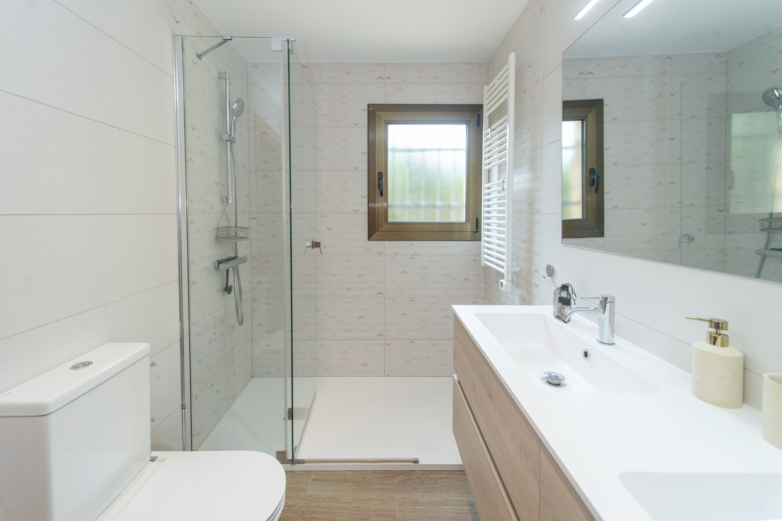 Douche, serviettes fournies