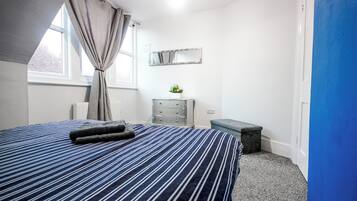 Iron/ironing board, WiFi, bed sheets