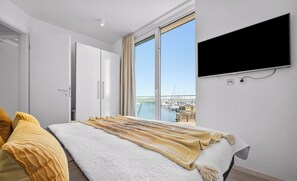 2 bedrooms, desk, free WiFi - Modern apartment with exceptional sea view and balcony at Marina Wendtorf (Wendtorf)