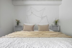 2 bedrooms, desk, travel cot, free WiFi - "Ankerplatz" Vacation Apartment in Büsum: With Terrace, Wi-Fi, Family-Friendly, (Büsum)