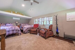 2 bedrooms, travel crib, bed sheets