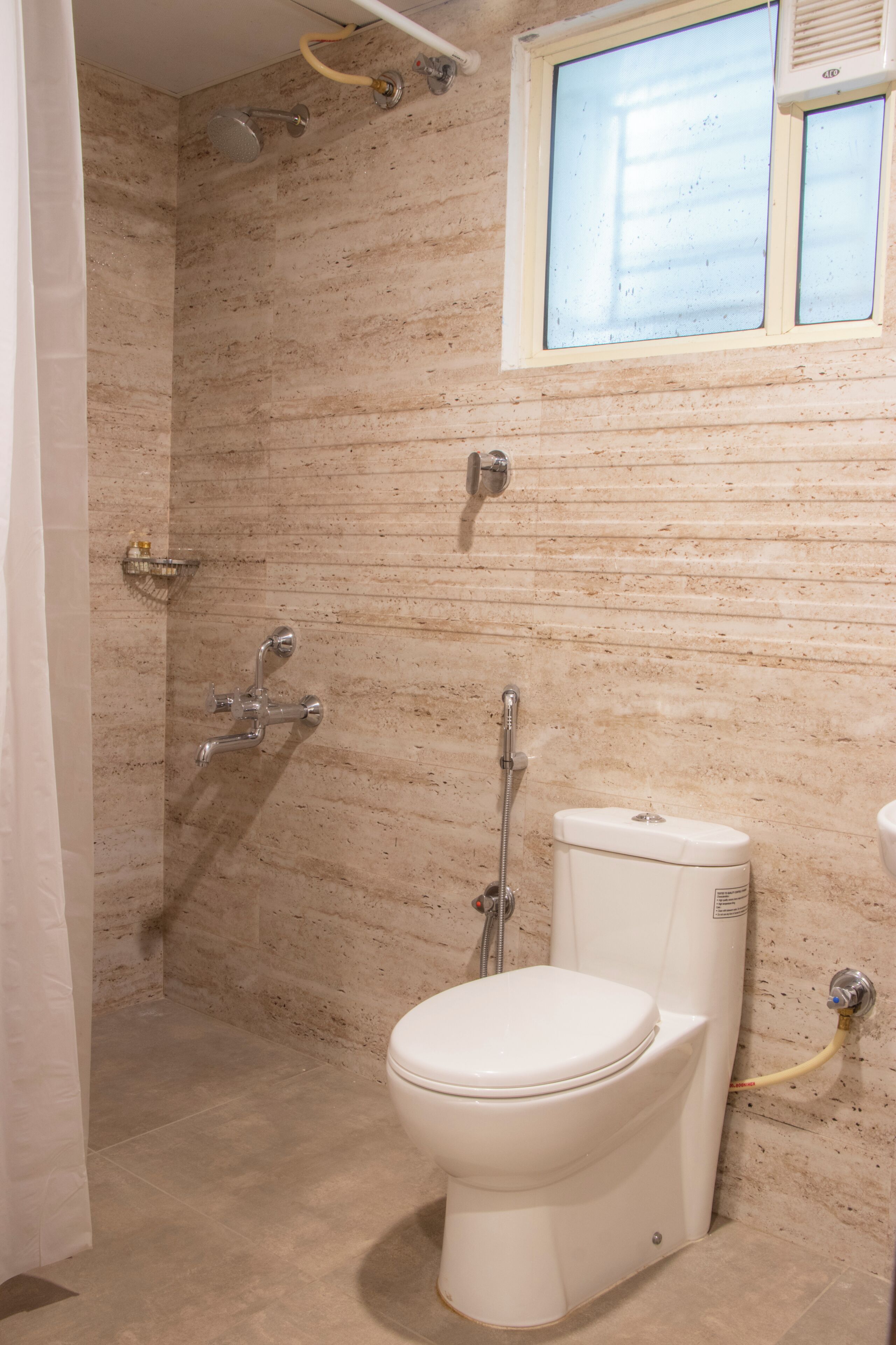 Shower, free toiletries, hair dryer, towels