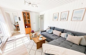 TV - Ringwall 108A - Holiday home on the Duhner Heide (Cuxhaven)