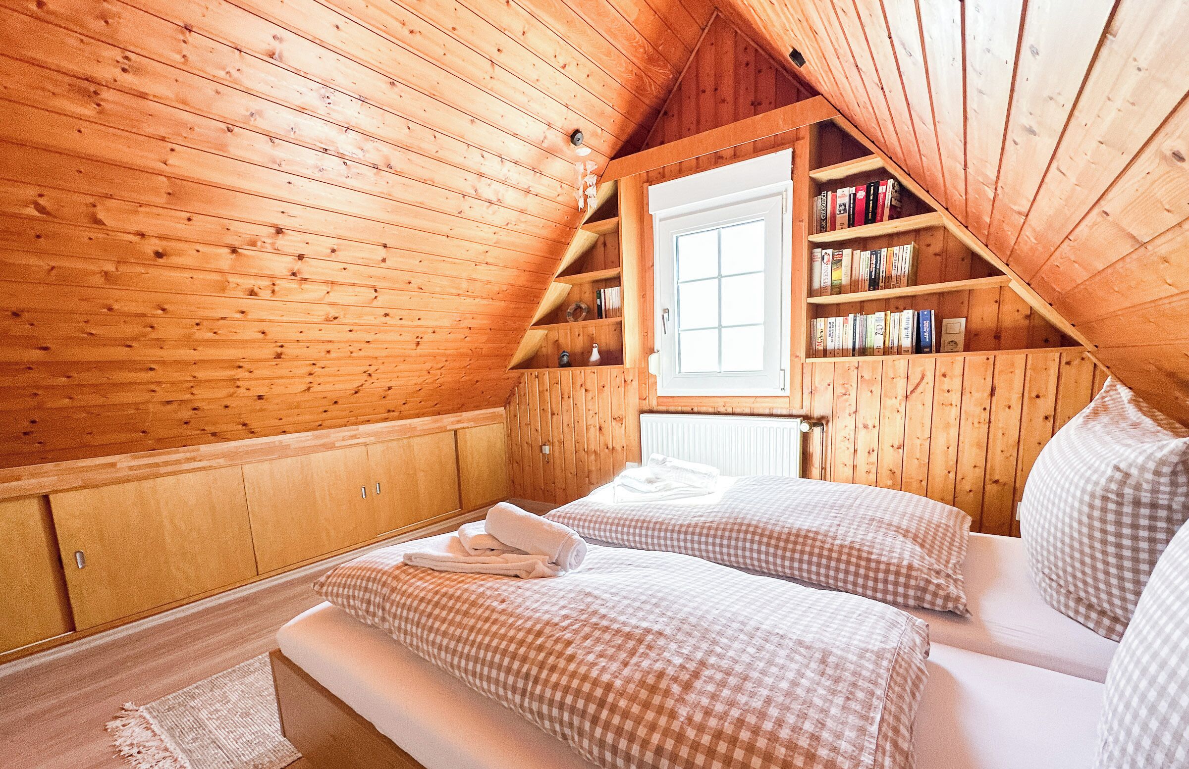 2 Schlafzimmer, Bügeleisen/Bügelbrett, kostenloses WLAN