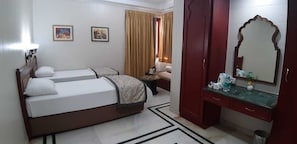 Standard-Doppel- oder -Zweibettzimmer | Wohnbereich