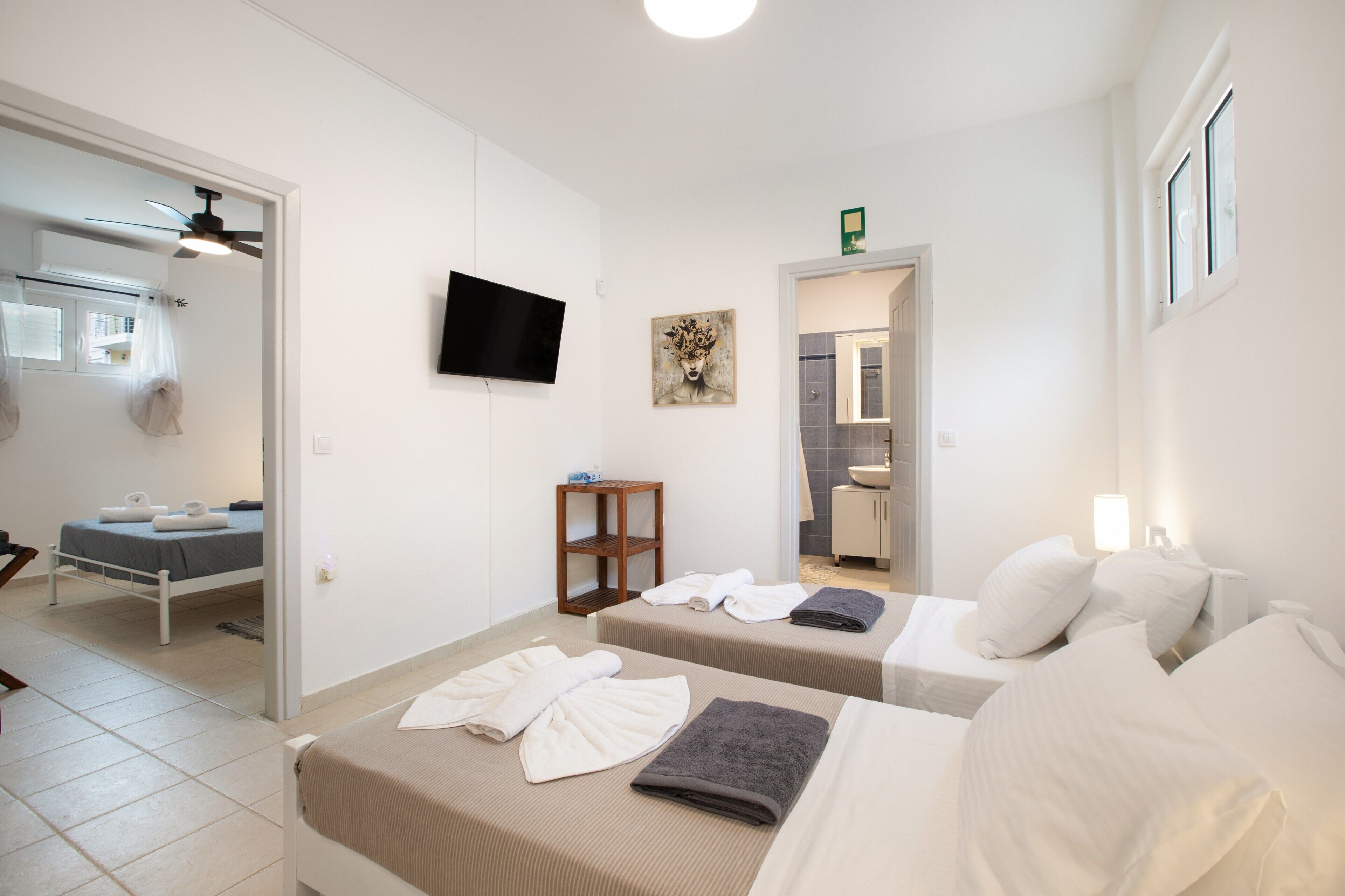 Iron/ironing board, WiFi, bed sheets