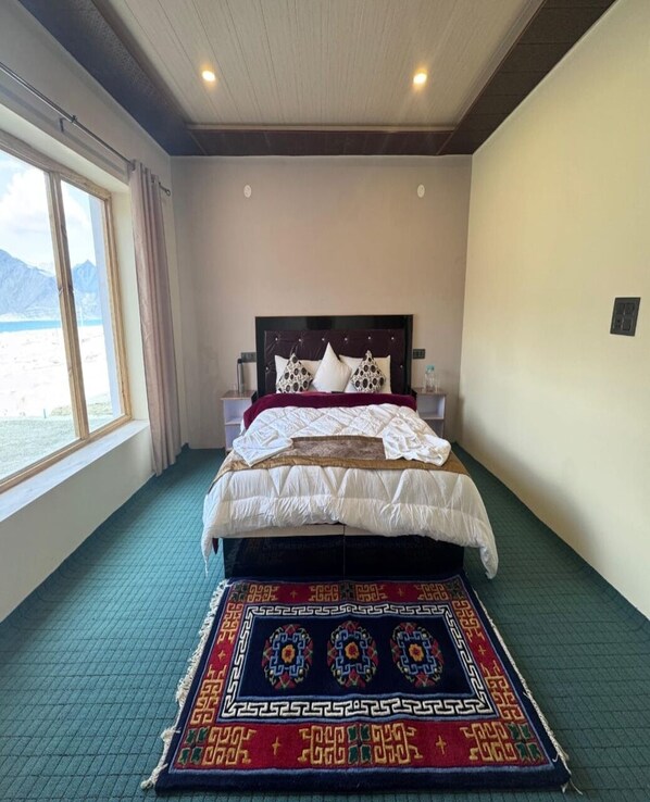Deluxe Double Room, Lake View - Ostal Residency Pangong (Leh)