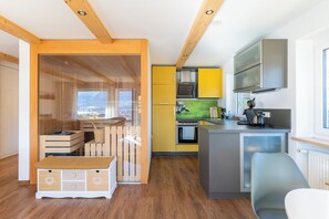 Private kitchen - Panoramic Mountain Views, Spacious Sauna, Dogs Welcome, Alpenjuwel 2 Oberstdorf (Oberstdorf)