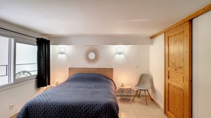 1 chambre, fer et planche à repasser, Wi-Fi gratuit, draps fournis