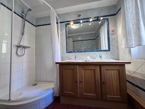 Shower, hair dryer, towels - La Maison Barillerie 4 - Old Town (Nice)