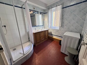 Shower, hair dryer, towels - La Maison Barillerie 4 - Old Town (Nice)