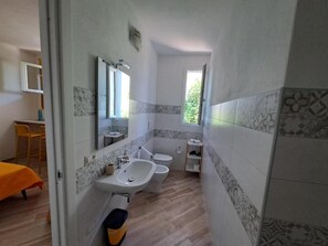 Classic Quadruple Room | Bathroom - I Sette Ulivi Bed and Breakfast (TERGU)