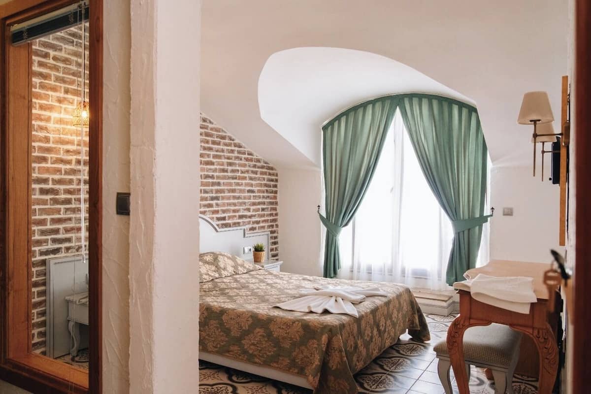 Chambre Deluxe double, balcon, vue sur la montagne | Coffre-fort, rideaux dâobscurcissement, accĂšs au Wi-Fi (inclus)