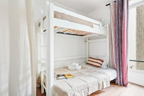 City Studio, Multiple Beds, Non Smoking, Courtyard View - Studio Near Eiffel & Musée d'Orsay (Paris)