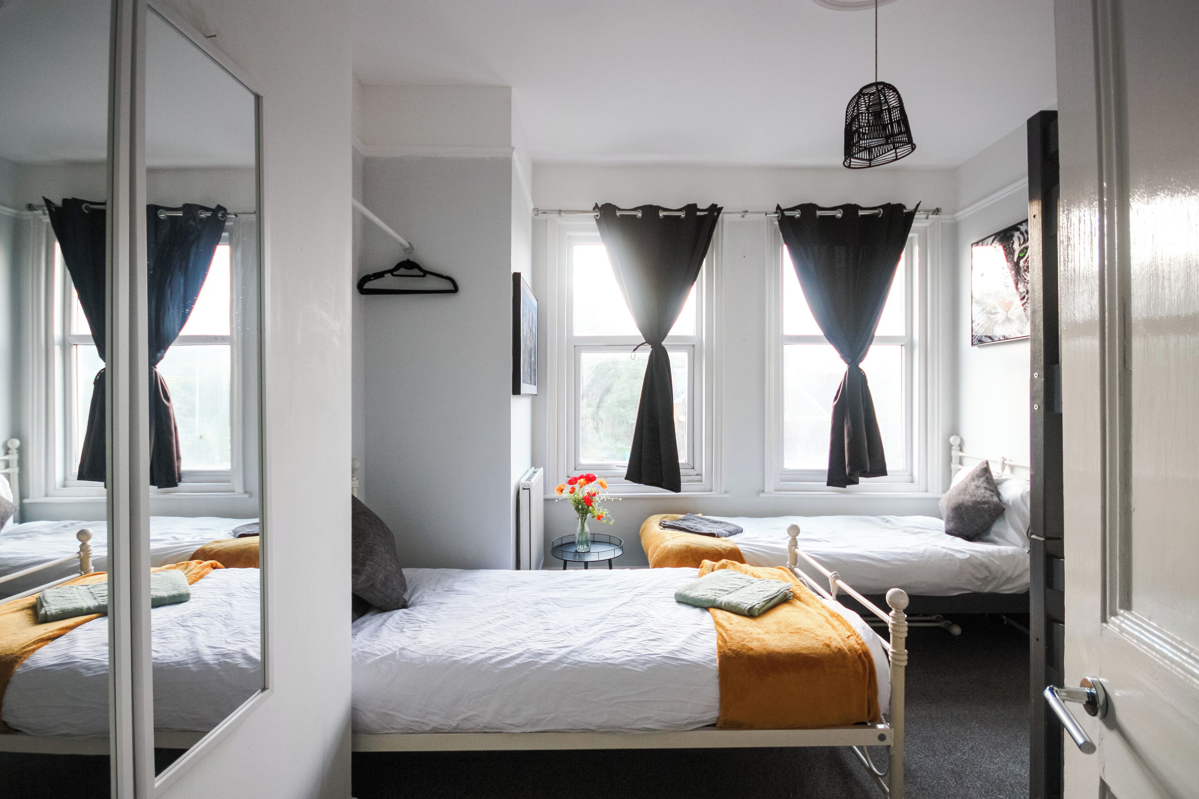 Iron/ironing board, WiFi, bed sheets