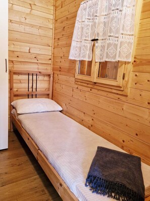Room - Vrbo Property (Porlezza)