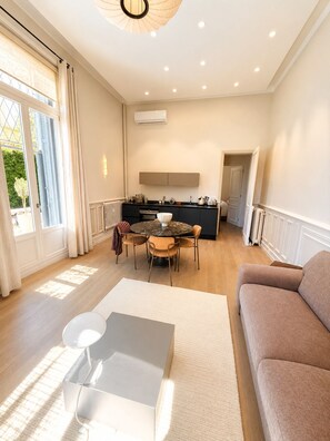 Living area - New apartment in the heart of Cannes (Cannes)