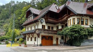 Esterni