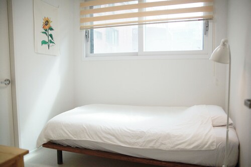 Peaceful 3-Bedroom Stay with 2 Baths near KSPO Dome & Olympic Park