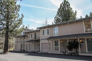 Exterior - Pet-Friendly, On Shuttle Route, W/D, Near Rec Center, Trails & Bowling Alley (Mammoth Lakes)