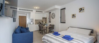 Mackenzie Sea View Studio