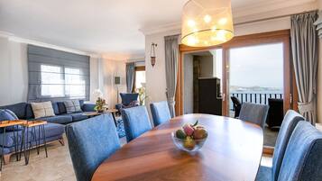 Comfort Villa, Patio, Sea View | Dining