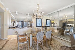 Dining - Romar House 304A by Liquid Life (Orange Beach)