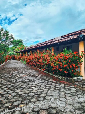 Hiên