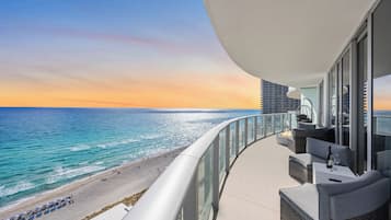 Deluxe Suite, Balcony, Sea View | Beach/ocean view