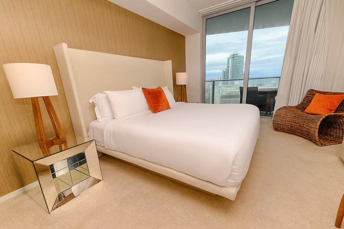 Suite Deluxe, balcón, vista al mar | Wifi gratis y ropa de cama