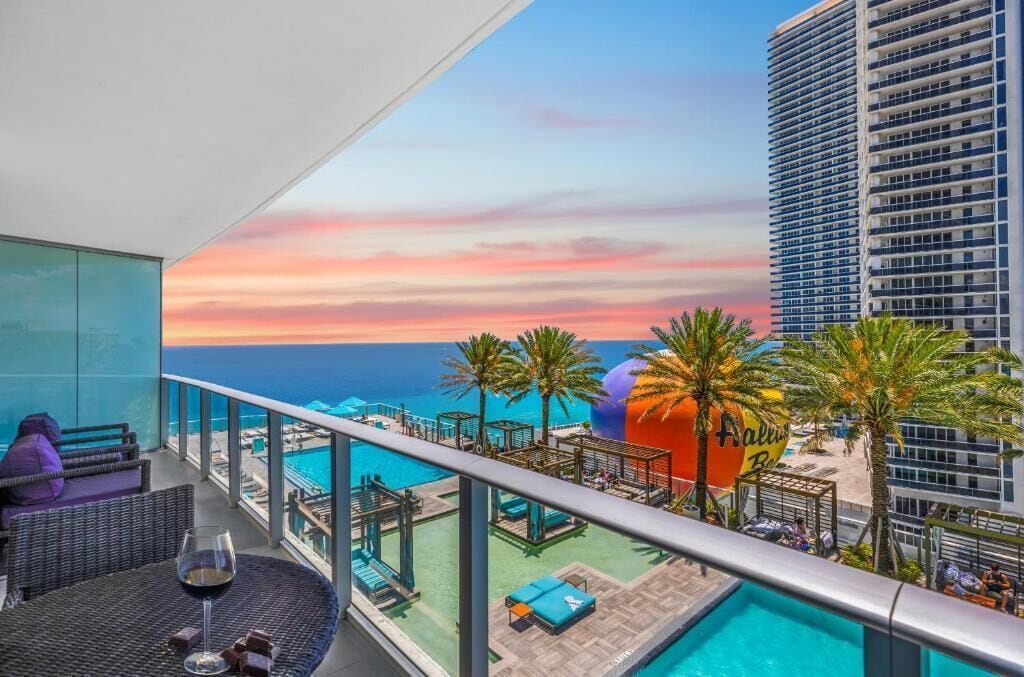Deluxe Suite, Balcony, Sea View | Pool