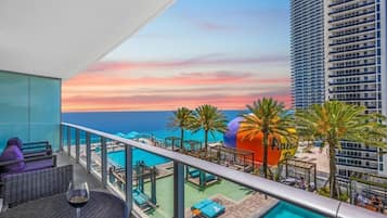 Deluxe Suite, Balcony, Sea View | Pool