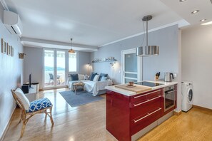 Appartement, balkon, uitzicht op zee | Interieur