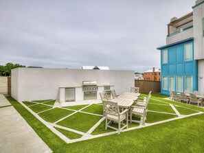 Outdoor dining - South Gable- Cozy Bunkhouse Retreat with Pool plus Hot Tub at Carlton Landing (Eufaula)