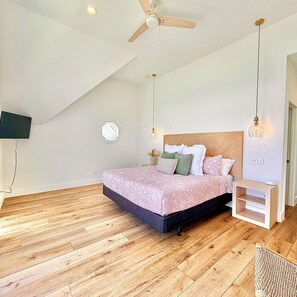 5 bedrooms, iron/ironing board, free WiFi, bed sheets