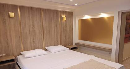Zeus Luxury Suite in Nea Flogita