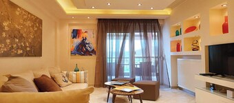 Zeus Luxury Suite in Nea Flogita