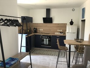Private kitchen - Seasonal rental charming studio Vias village (Vias)