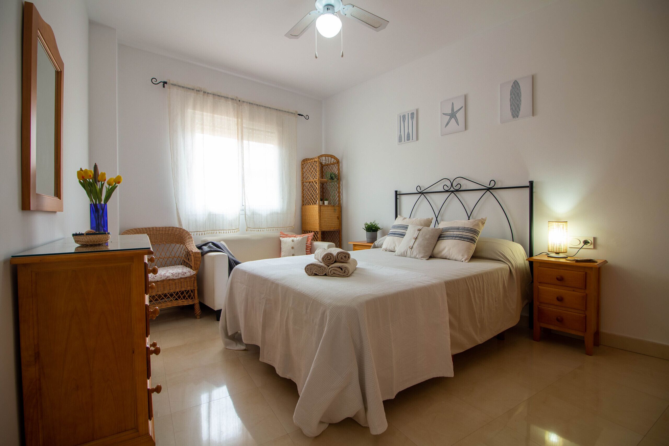 Iron/ironing board, free WiFi, bed sheets