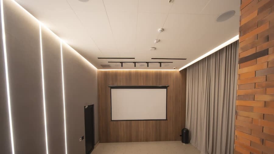 Luxury 2BR City Apartment