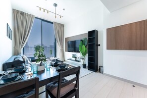 House - Free Housekeeping Visits During Your Stay - Stayshort - 1 Bed in Jumeirah Village Circle for 4 in a Great Location (Dubai)