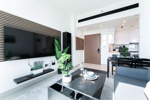 House - Free Housekeeping Visits During Your Stay - Stayshort - 1 Bed in Jumeirah Village Circle for 4 in a Great Location (Dubai)