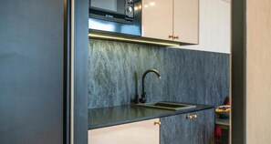 Premium-Apartment, Stadtblick | Eigene Küche