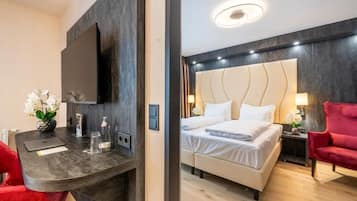 Apartamento Premium, vistas a la ciudad | Caja fuerte, escritorio, sistema de insonorización