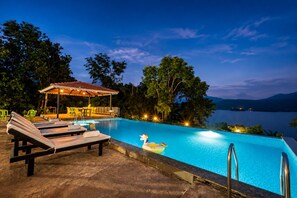 Vila superluxo, 5 quartos | Piscina | Piscina externa